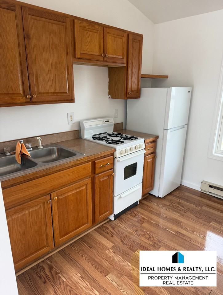 7200 North Lewis Road - Photo 2 of 9