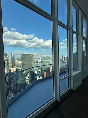 E 44th St #PHH - Photo 3 of 9