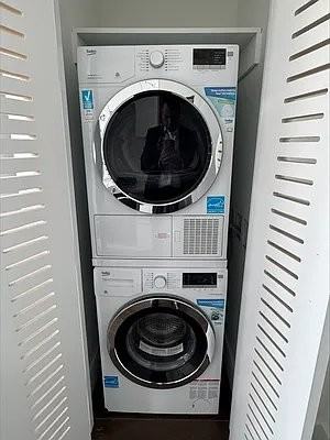 E 44th St #PHH - Photo 5 of 9