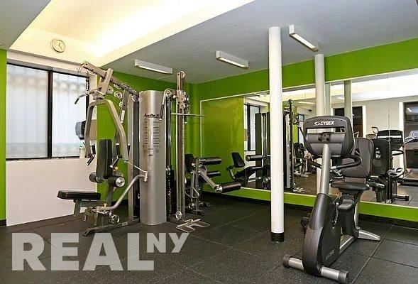 W 53rd St #125 - Photo 6 of 6