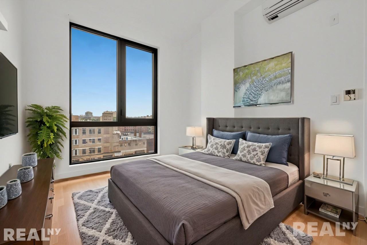 Pacific St #506 - Photo 2 of 10