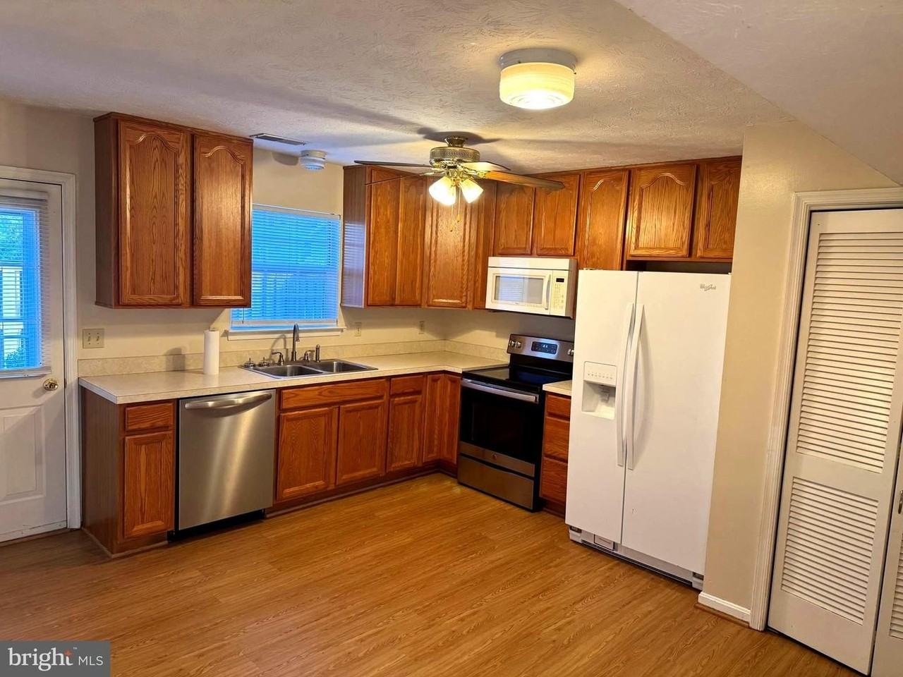 307 Willowbrook Ct - Photo 4 of 15