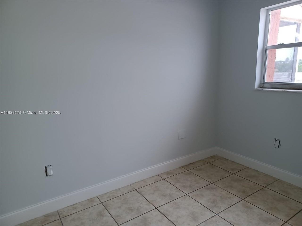 3610 Nw 21st St #409 - Photo 7 of 11