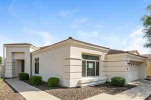 featured image of 2102 E Fawn Dr