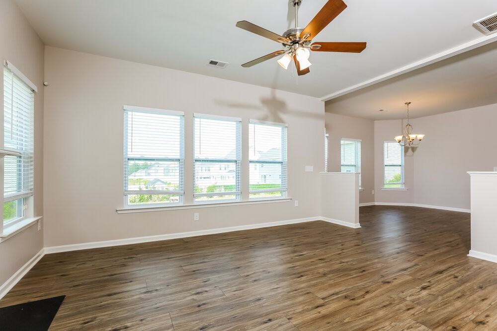 934 Lakemont Dr - Photo 4 of 17