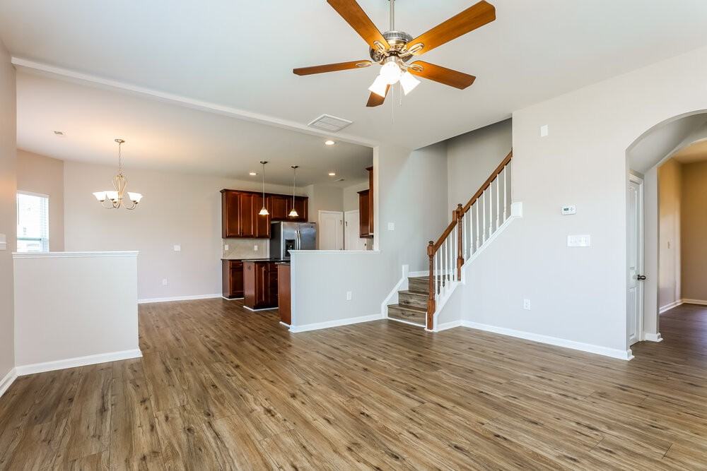 934 Lakemont Dr - Photo 5 of 17