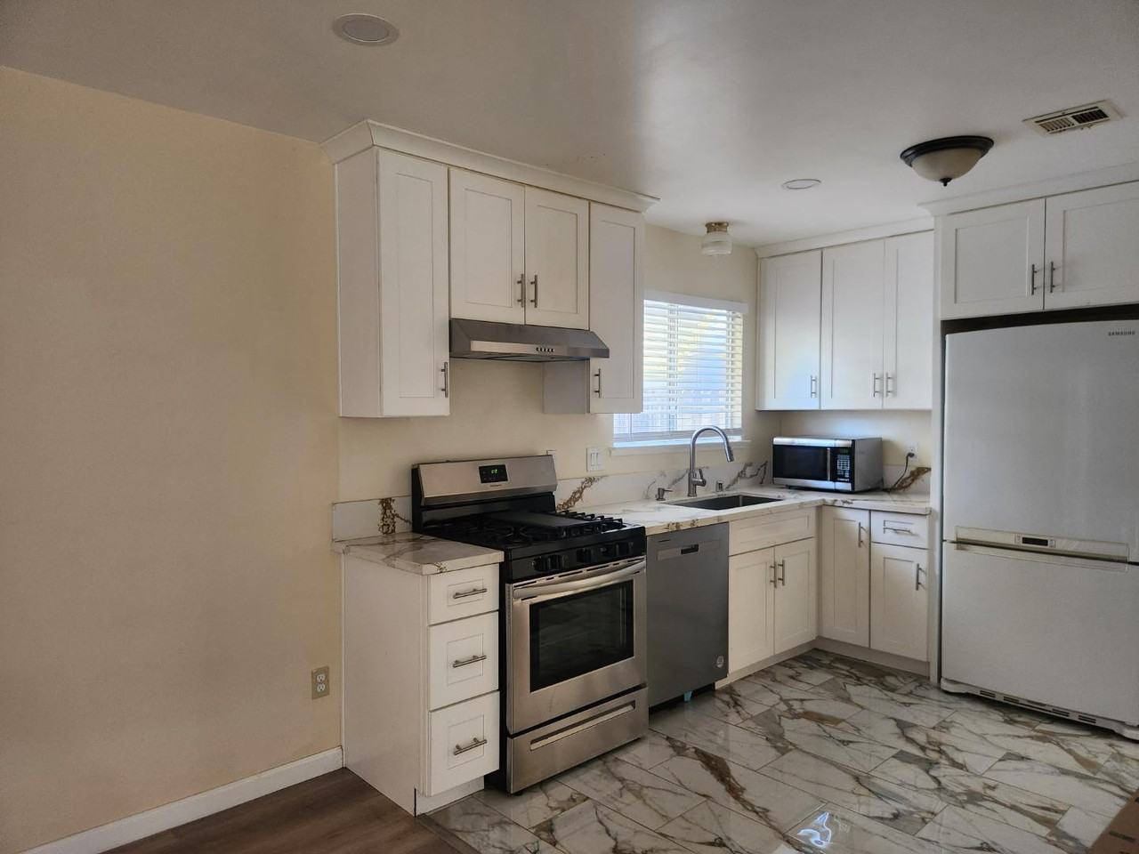 4184 Worthington Dr - Photo 3 of 13