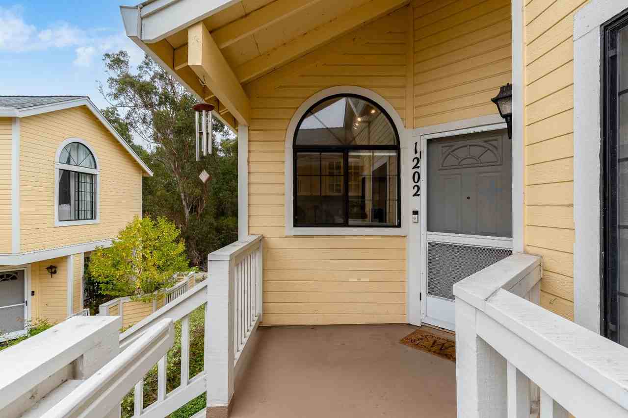 1202 Devonwood - Photo 4 of 20