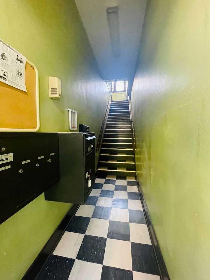 FOSTER APARTMENTS (OREG05) - Photo 3 of 13