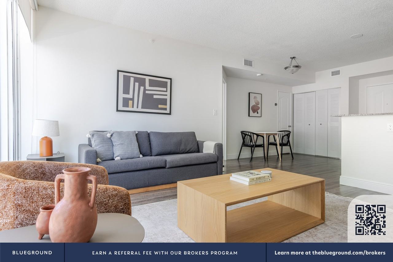 16950 N Bay Rd #166 - Photo 4 of 40