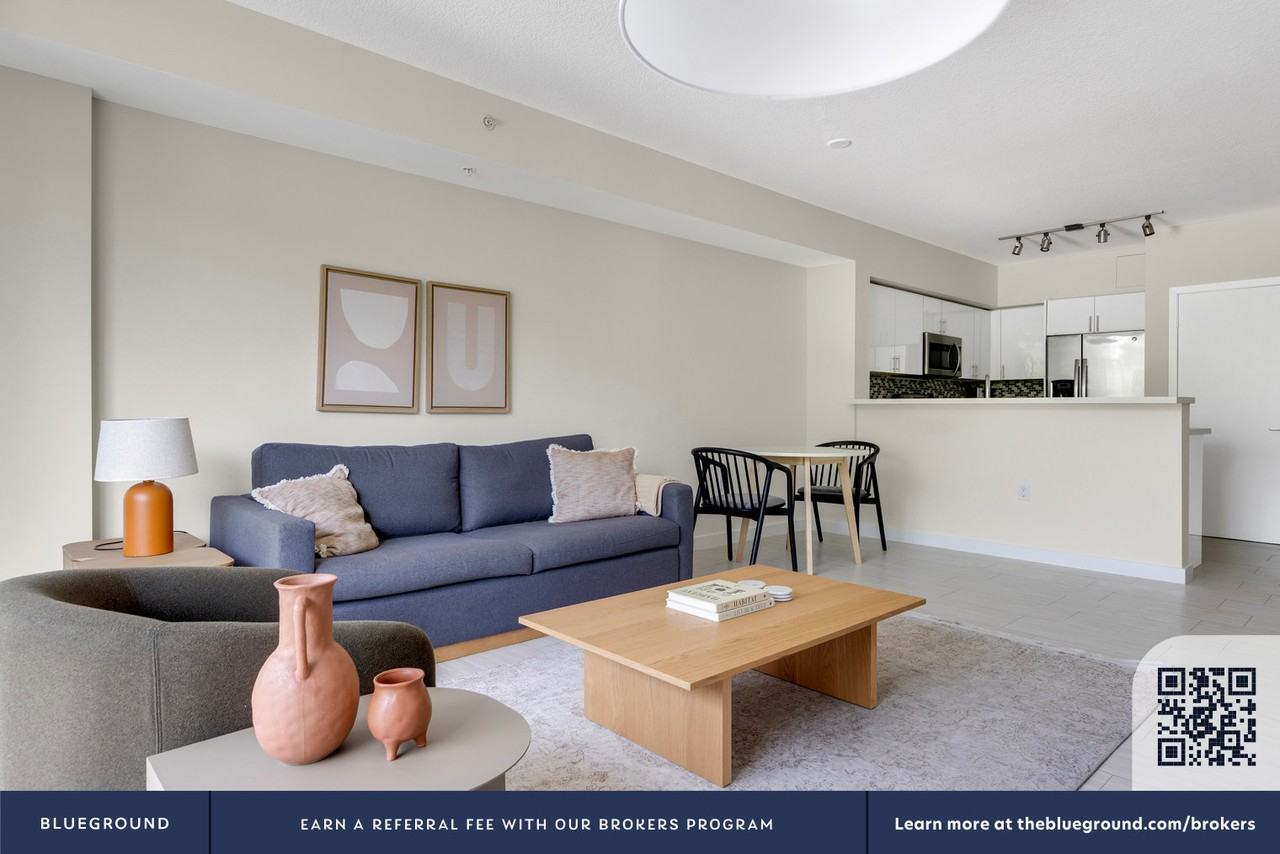 601 Ne 39th St #171 - Photo 4 of 31