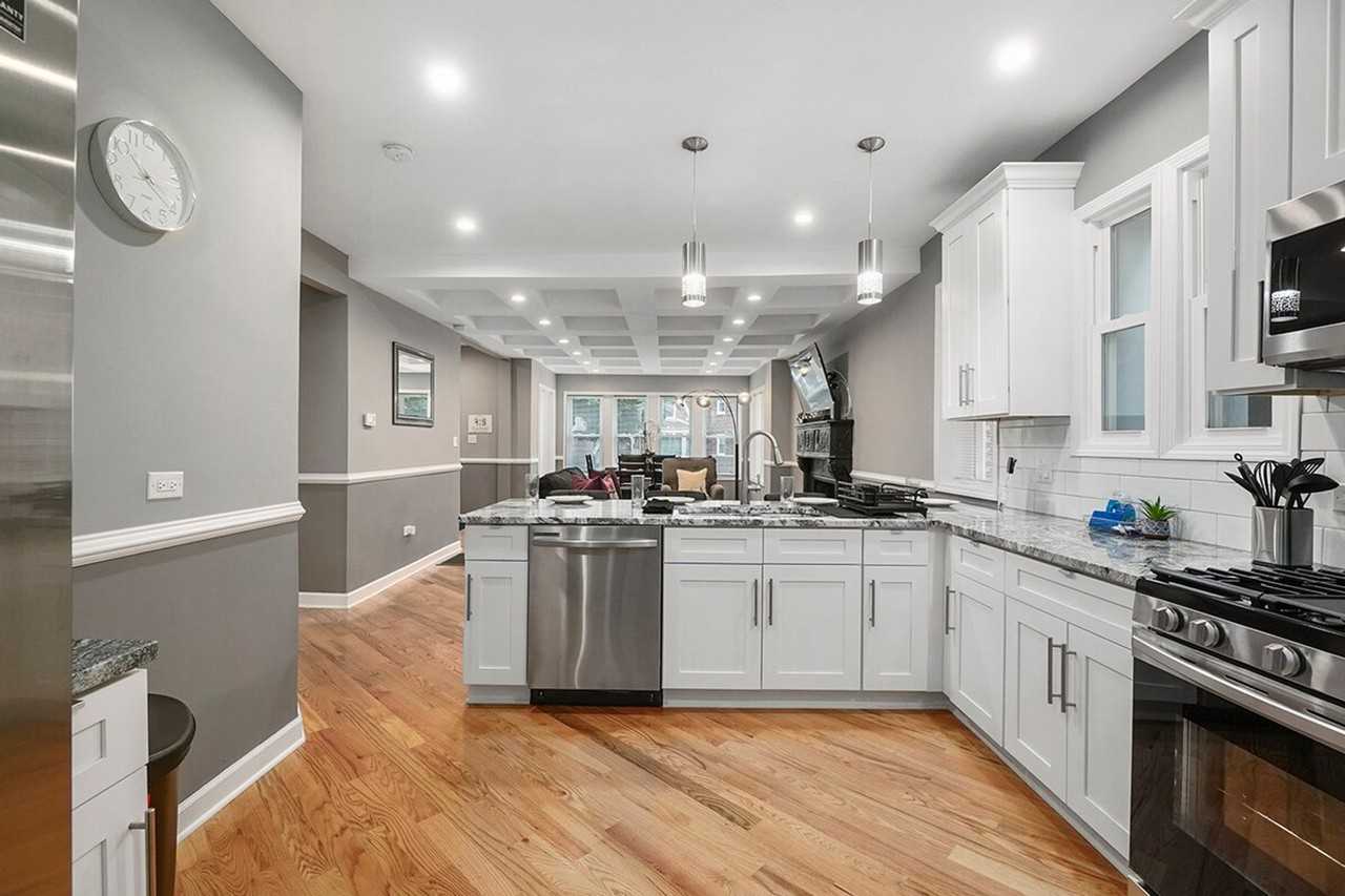 8041 8041 South Doctor Martin Luther King Junior Drive #1298093P - Photo 7 of 23