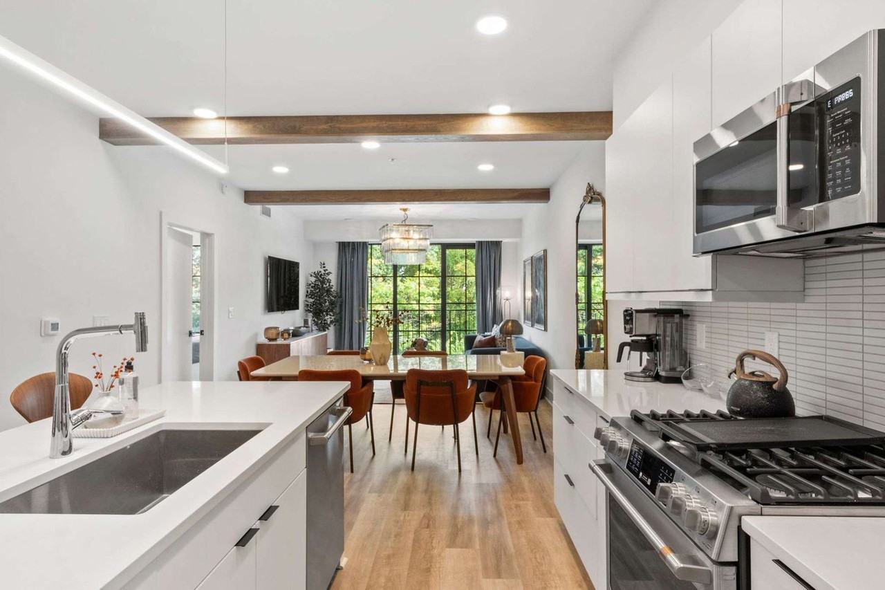 346 Peters St Sw #1296613P - Photo 6 of 17