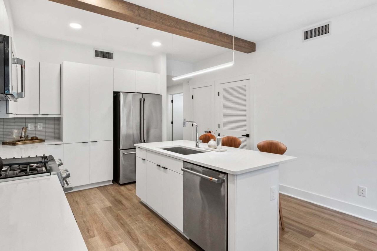 346 Peters St Sw #1296613P - Photo 7 of 17