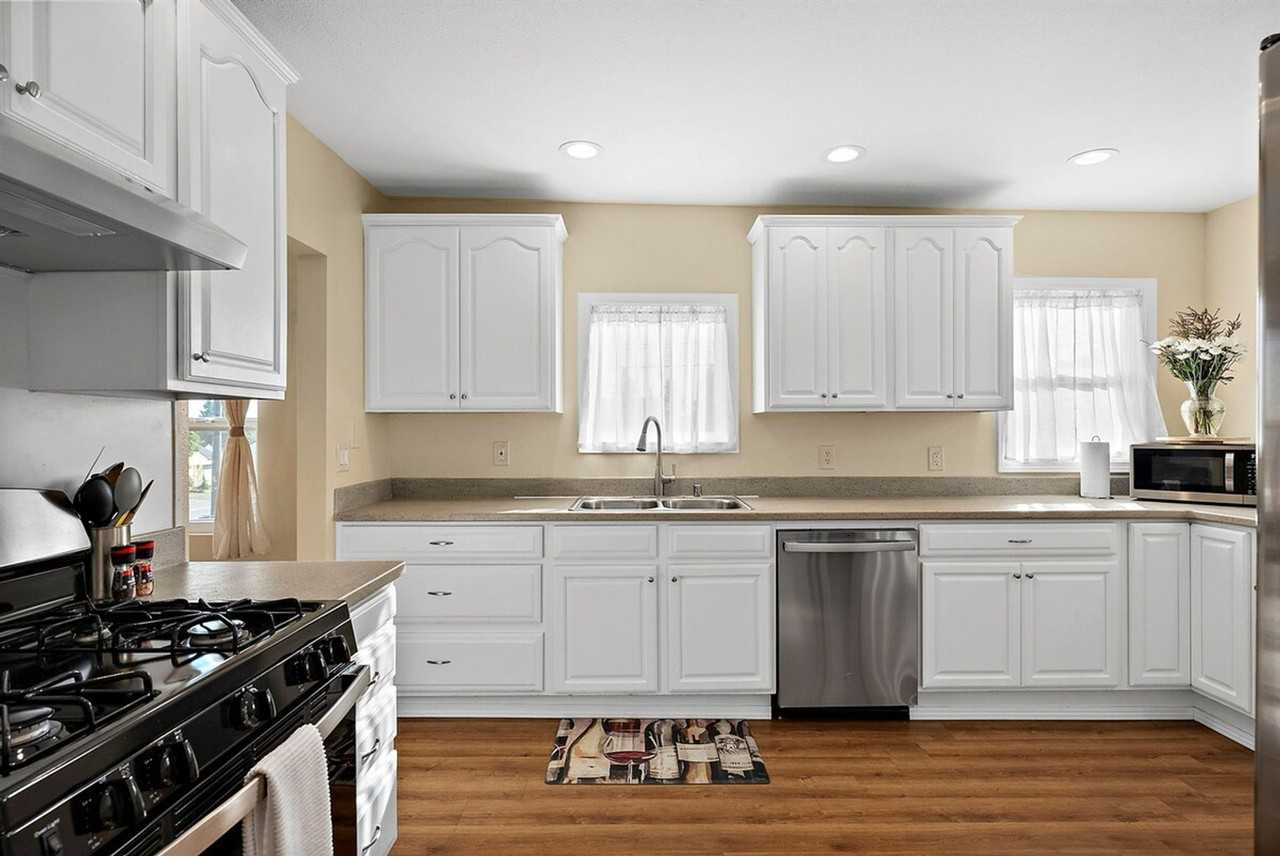 109 E 45th St #1296627P - Photo 7 of 12