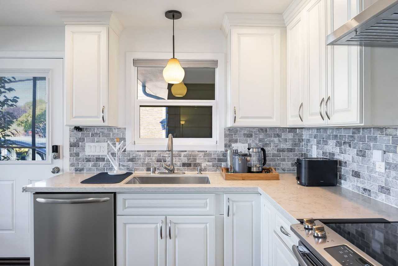 9024 40th Ave Sw #1299300P - Photo 6 of 25