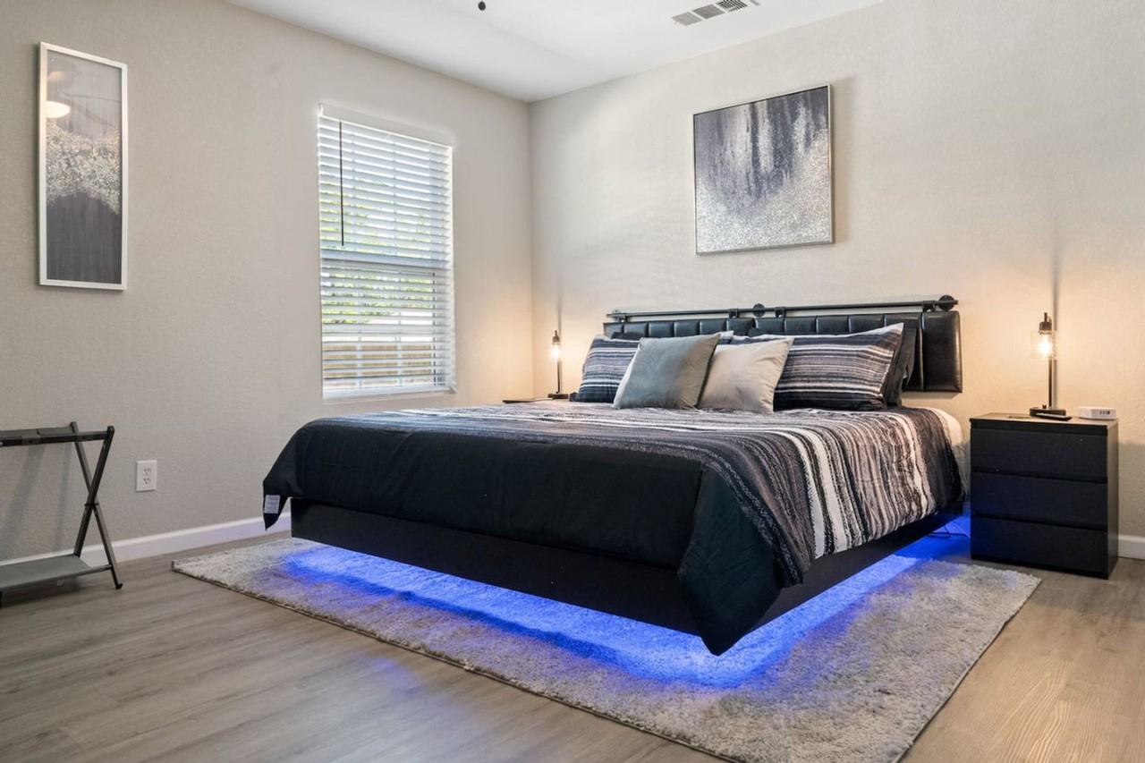 826 Dalworth St #1301591P - Photo 3 of 31