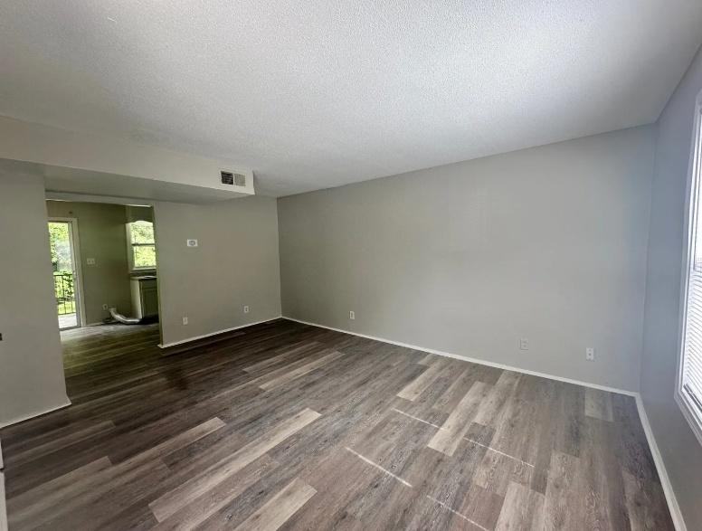 1448 Nottingham Rd - Photo 4 of 18