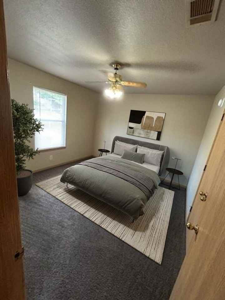 Z Street Apartments - Photo 3 of 5