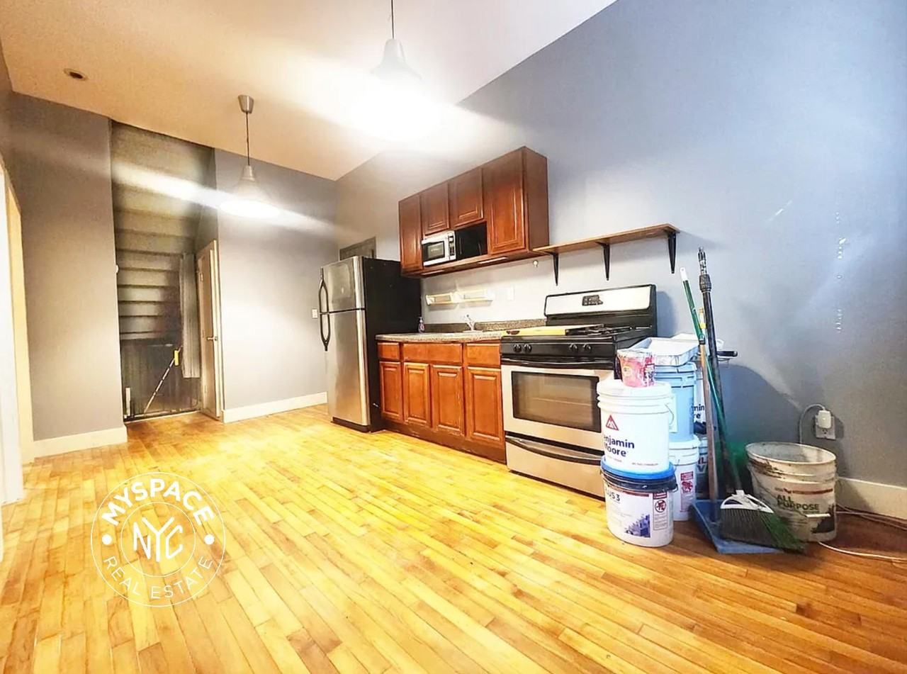 190 Wilson Ave #1B - Photo 2 of 15