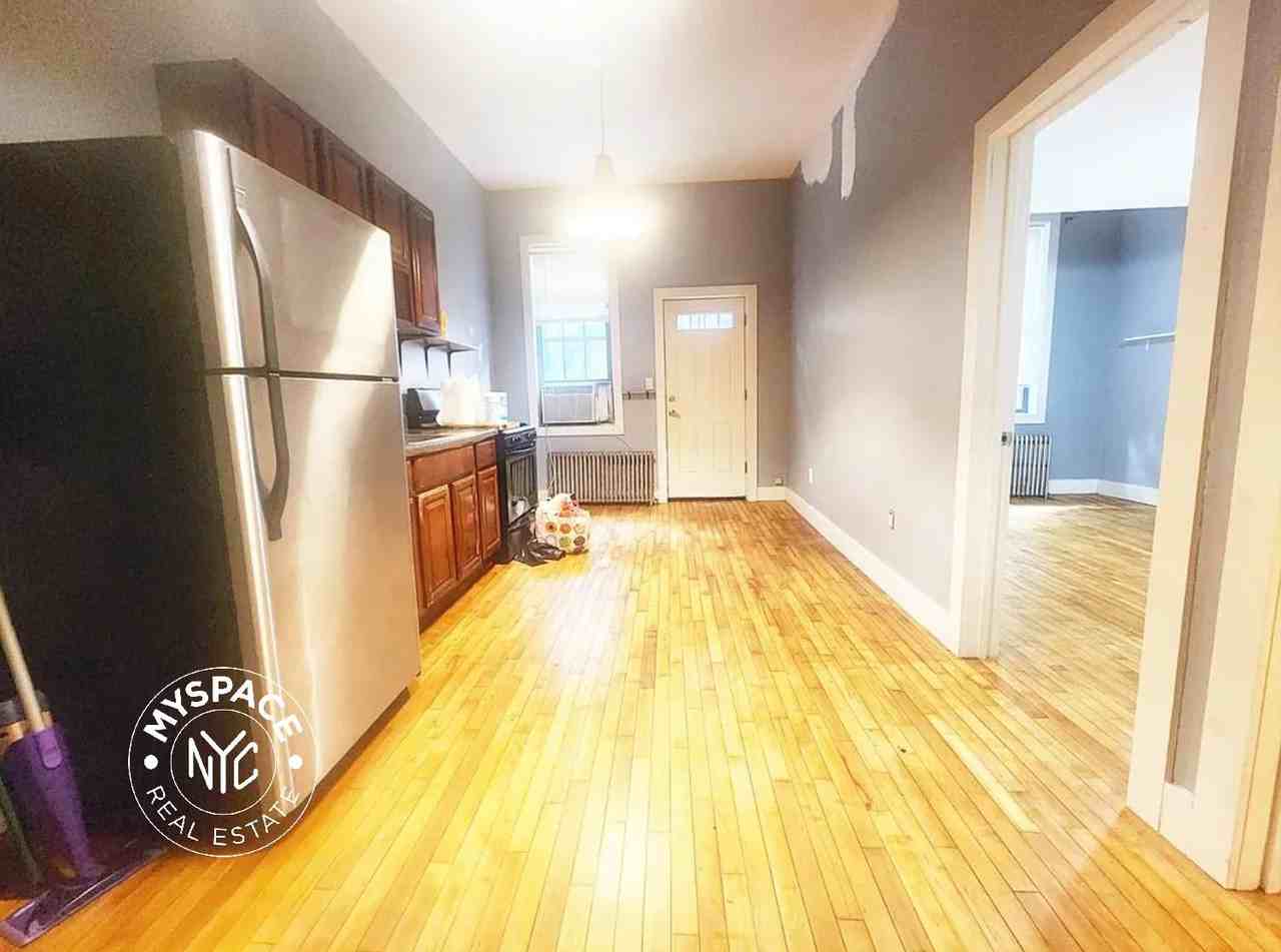 190 Wilson Ave #1B - Photo 3 of 15