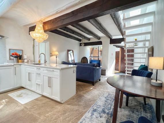 1027 Canyon Rd #B - Photo 2 of 16