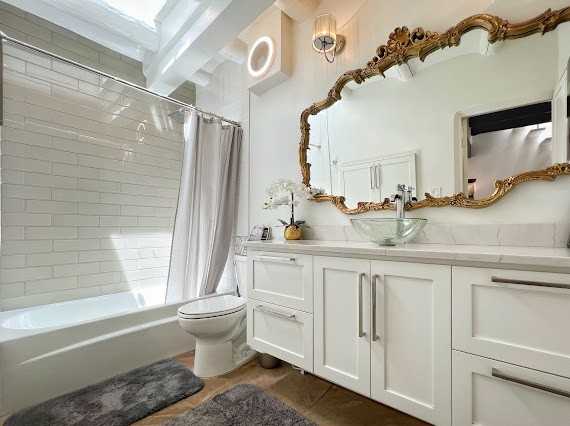 1027 Canyon Rd #B - Photo 4 of 16