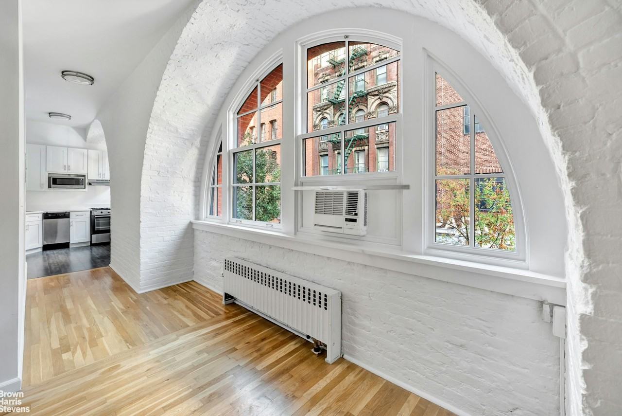 720 Greenwich St #2V