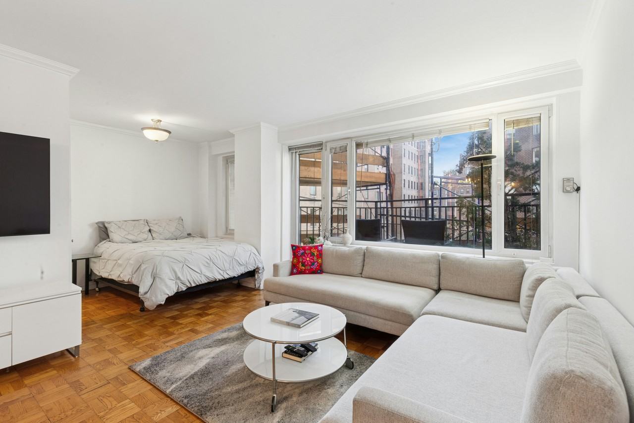 60 Sutton Pl S #11LS - Photo 3 of 10