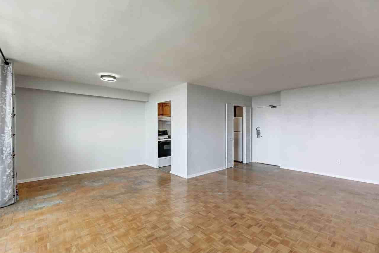 MASSEY - Photo 3 of 16