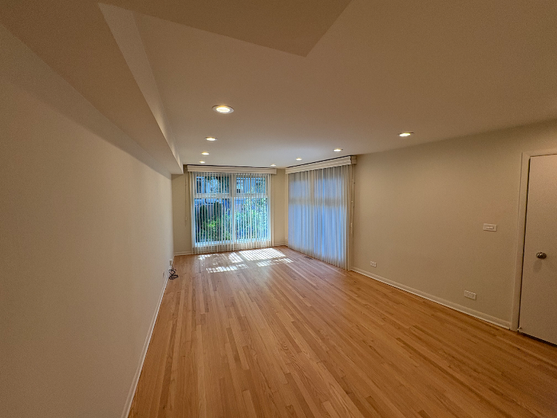 1990 Sheridan Road - Photo 3 of 24