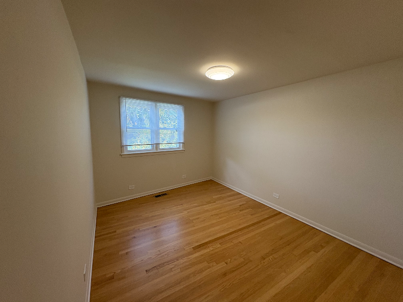 1990 Sheridan Road - Photo 5 of 24