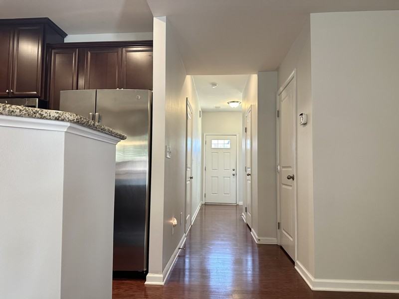 2501 Silverthorn Dr - Photo 6 of 28