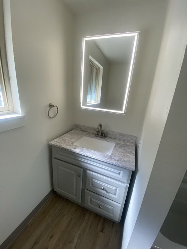 906 S 42nd Ave #F - Photo 2 of 20