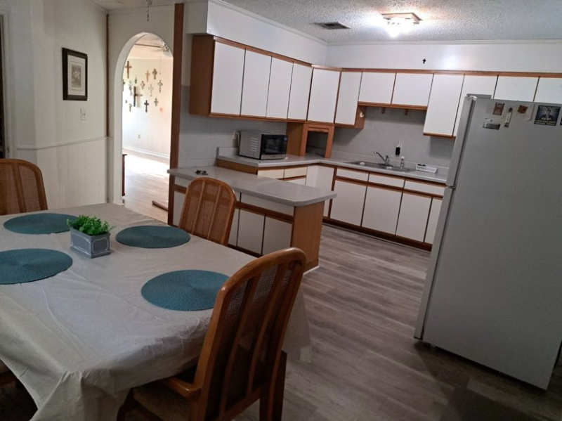 1601 Dogwood Dr - Photo 4 of 15