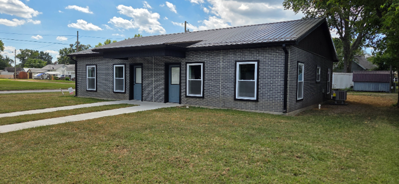 1235 Perry St #A - Photo 2 of 9