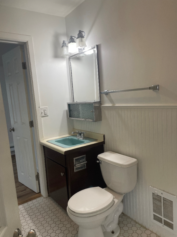 805 Birch St - Photo 2 of 13