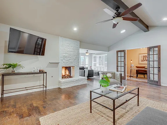 2021 Macao Place - Photo 2 of 14