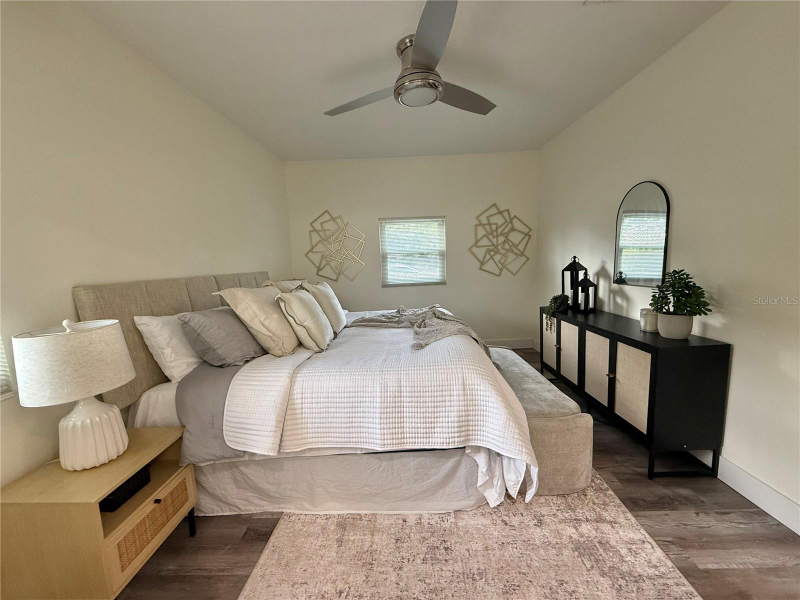 2866 15th Ave N - Photo 5 of 20