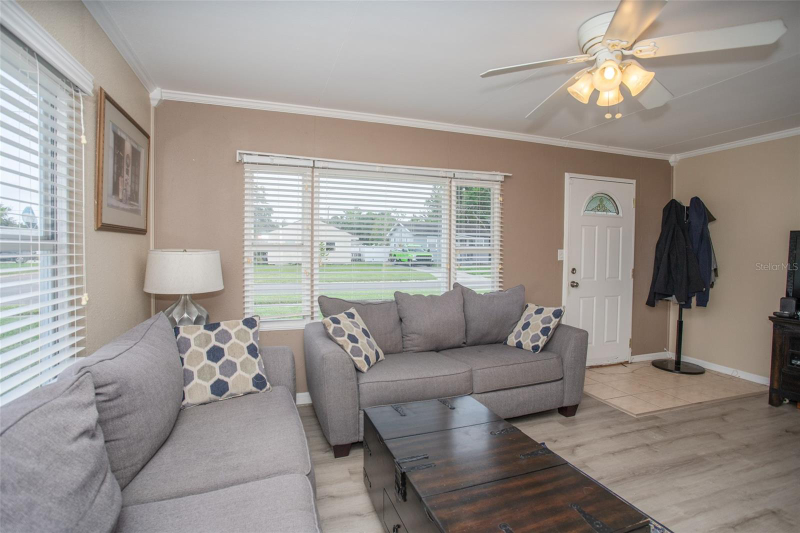 1001 57th Avenue North - Photo 3 of 20