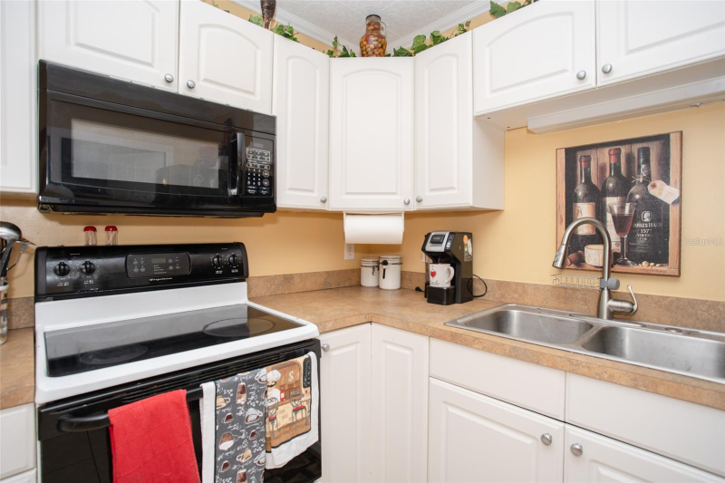 1001 57th Avenue North - Photo 7 of 20