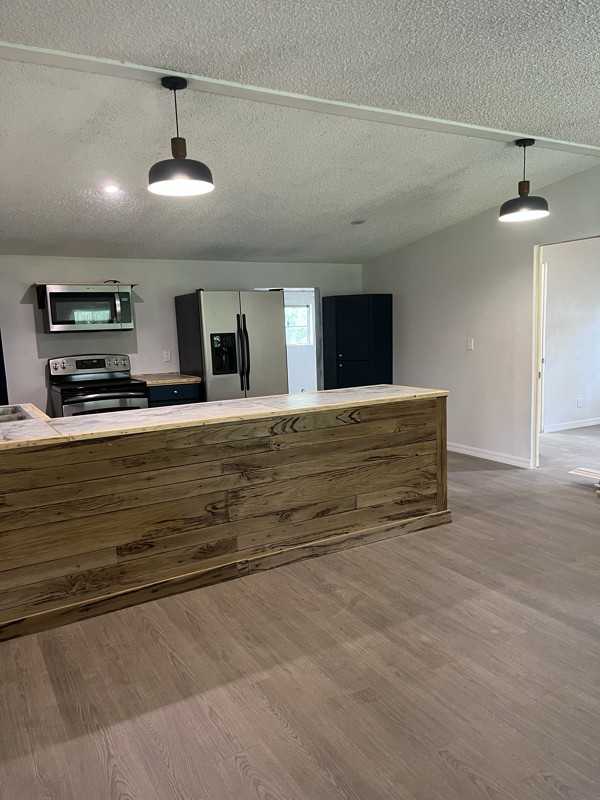 109 Caracas St - Photo 4 of 9