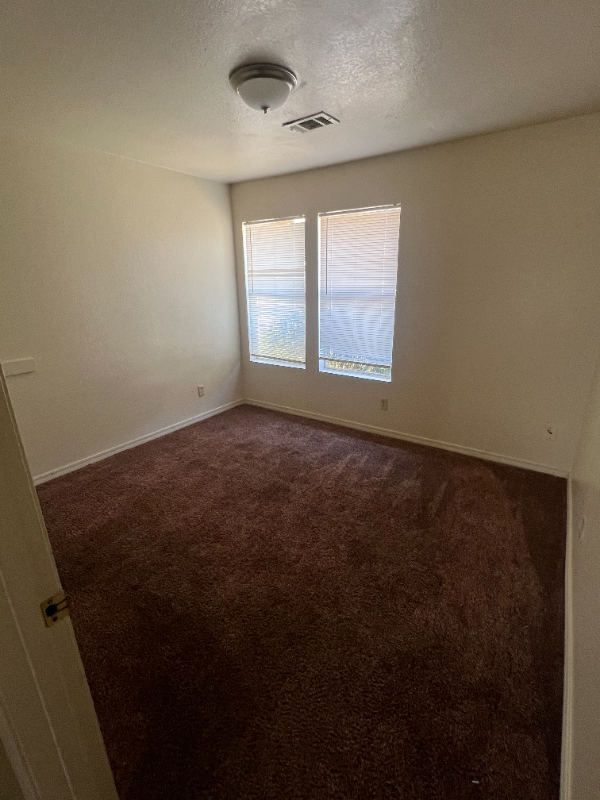 2420 Poplar St - Photo 7 of 8