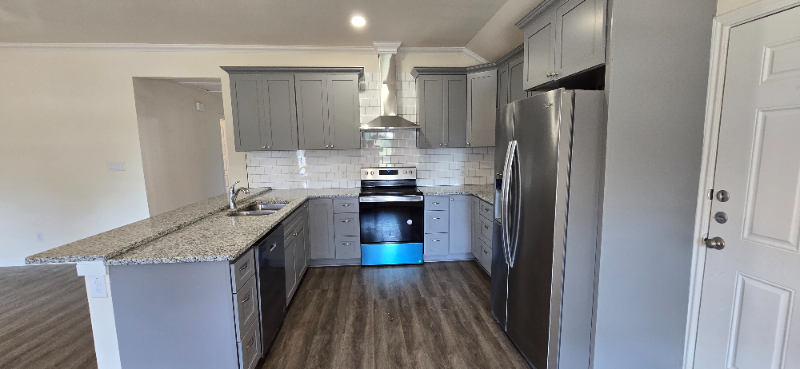 2808 S 8th St - Photo 5 of 10