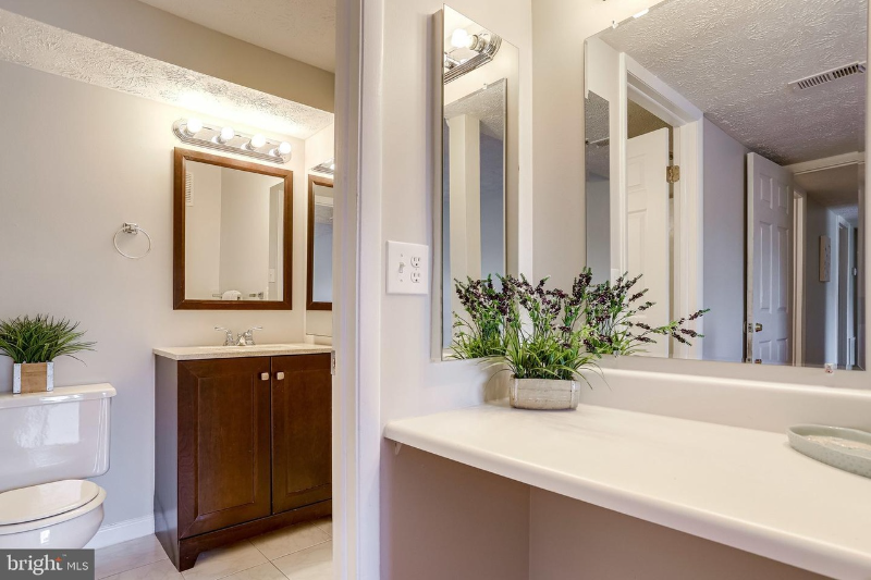 8385 Brockham Dr - Photo 4 of 23