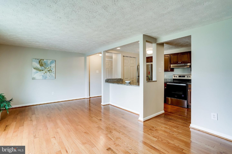 8385 Brockham Dr - Photo 6 of 23