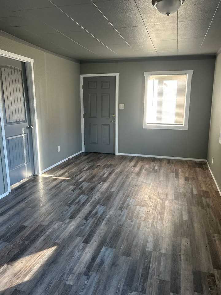 323 Sw 16th St - Photo 5 of 12