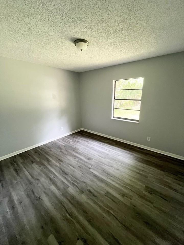 37115 Goldenrod Ct - Photo 2 of 9