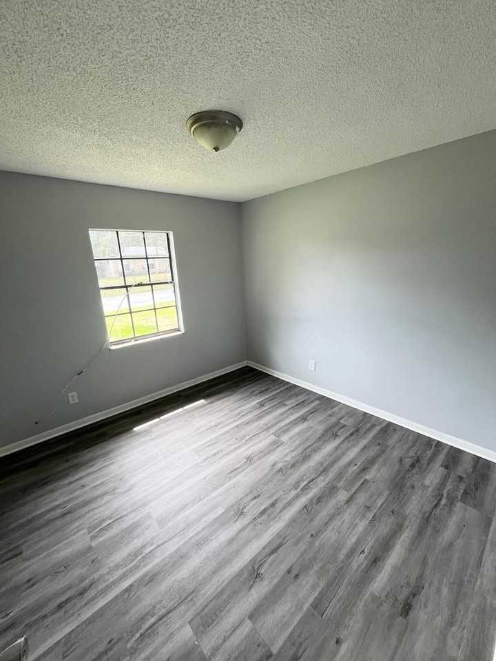 37115 Goldenrod Ct - Photo 3 of 9