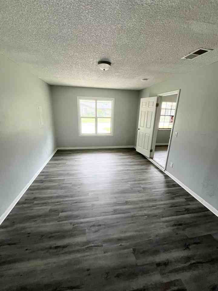 37115 Goldenrod Ct - Photo 5 of 9